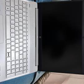 Hp Laptop i5 10 Full Size Display 15.6