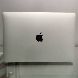 Macbook Pro 2141 i7 4GB Dedicated Graphics
